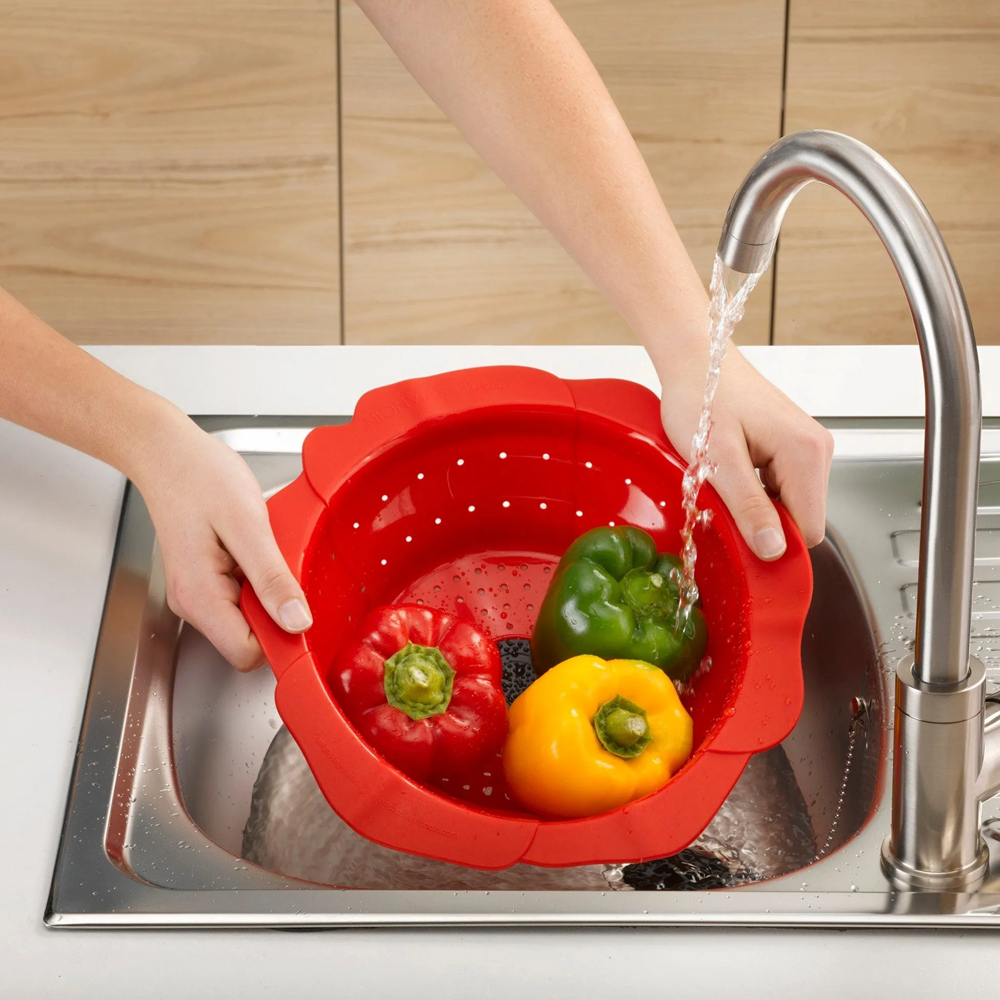 Poppy Colander / Collapsible Salad Strainer by Charles Viancin